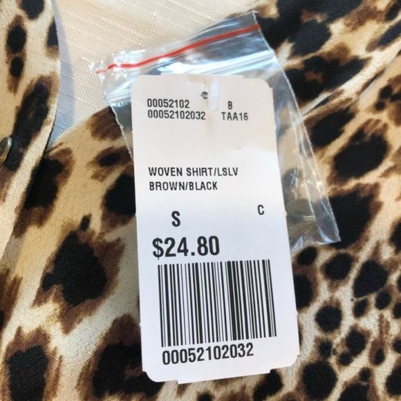 Leopard print long sleeve top with cut out keyhole back - Picture 7 of 11